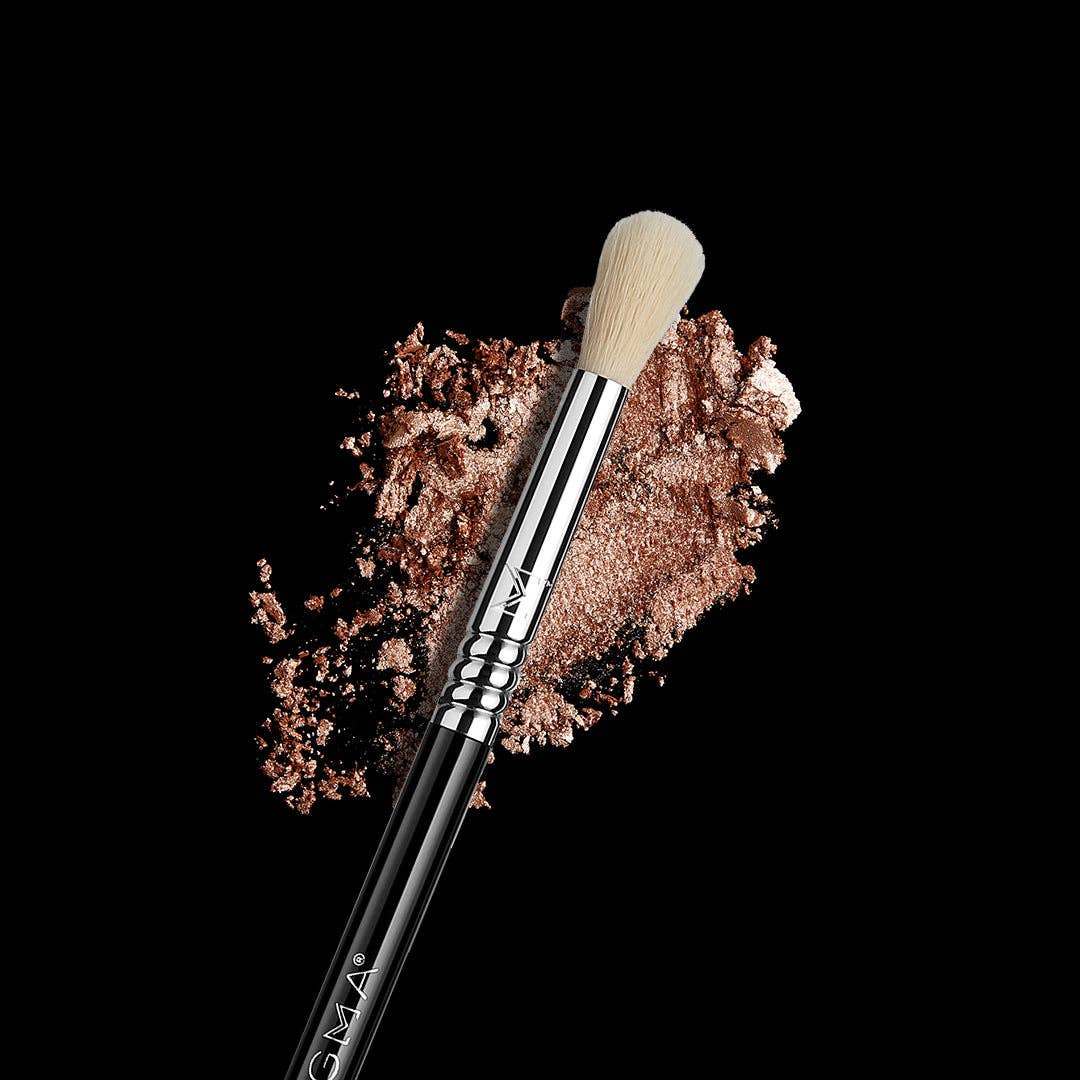 E35 TAPERED BLENDING BRUSH