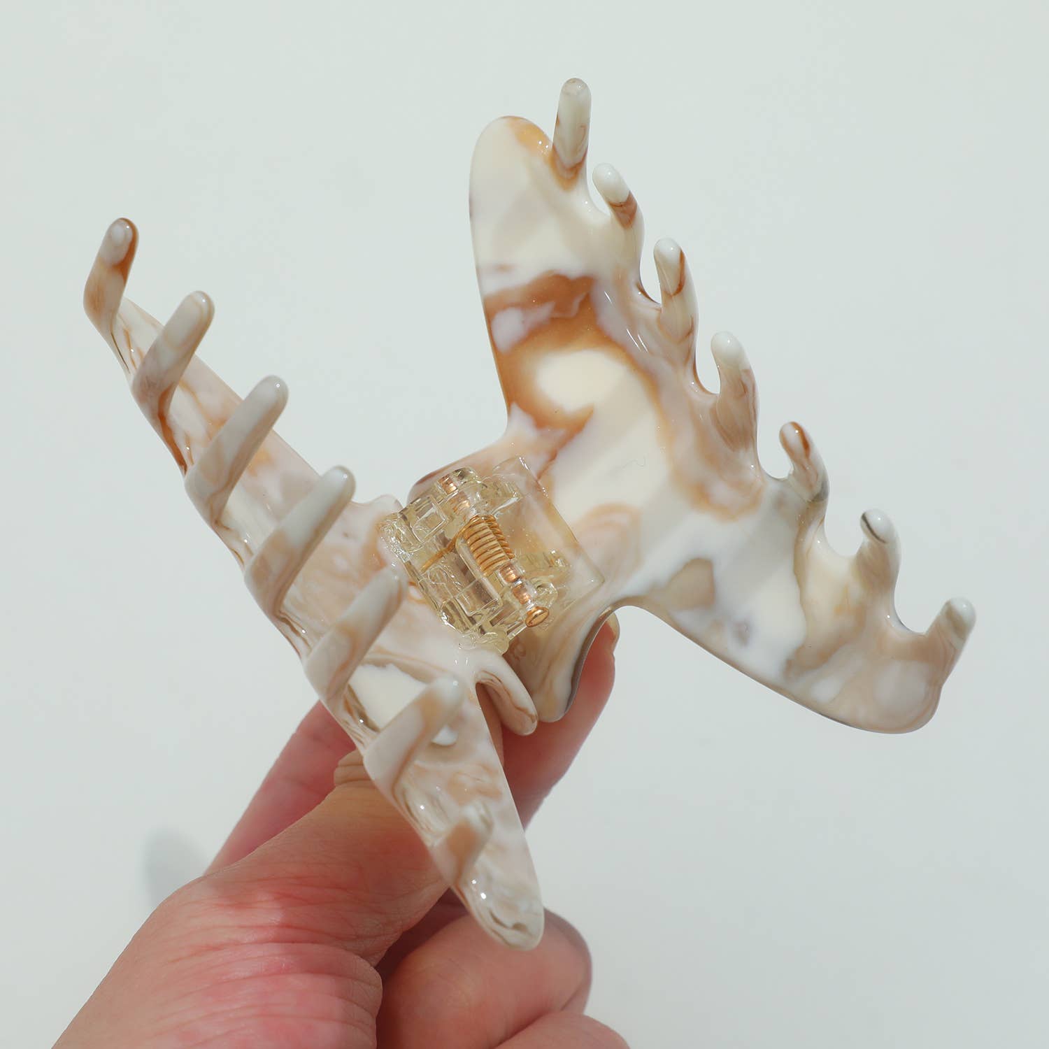Adrienne Calacatta Gold Claw Clip