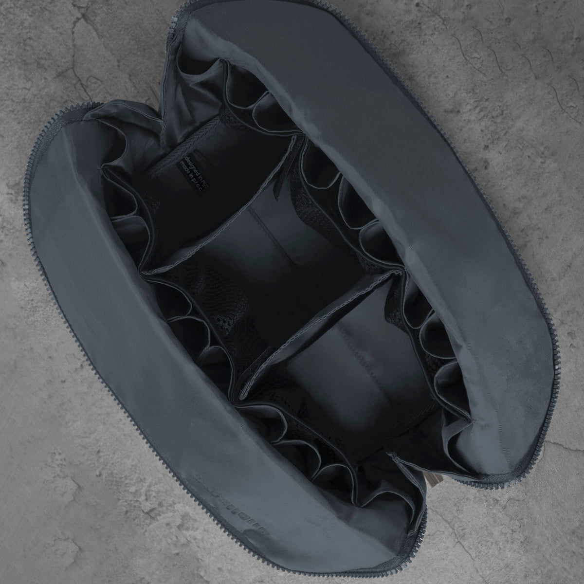 The Large Onyx Traveller