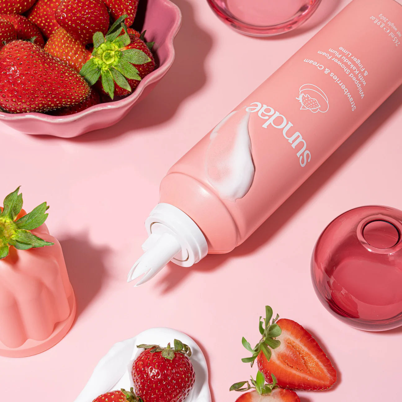 Whipped Shower Foam Strawberries & Cream Body Wash