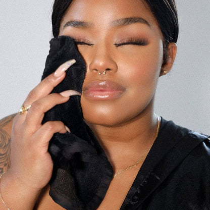 Chic Black MakeUp Eraser PRO