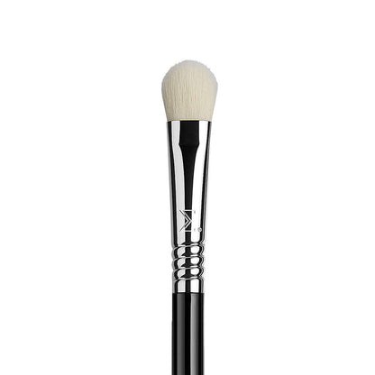 E28 DETAILED BUFFER™ BRUSH
