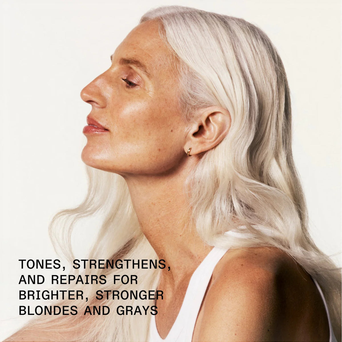 Nº .4P Blonde Enhancer Toning Shampoo