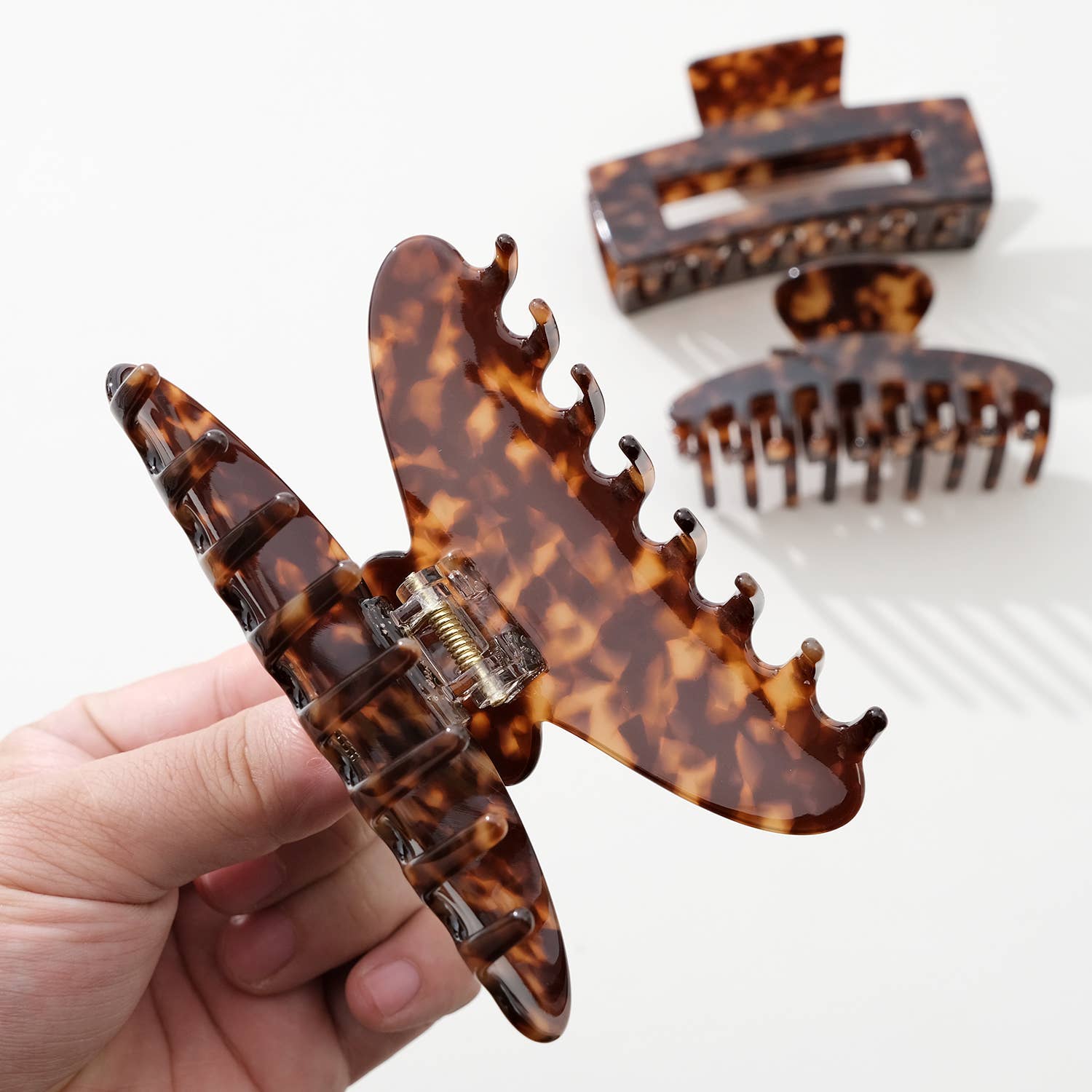 Luna Deep Tortoise Claw Clip