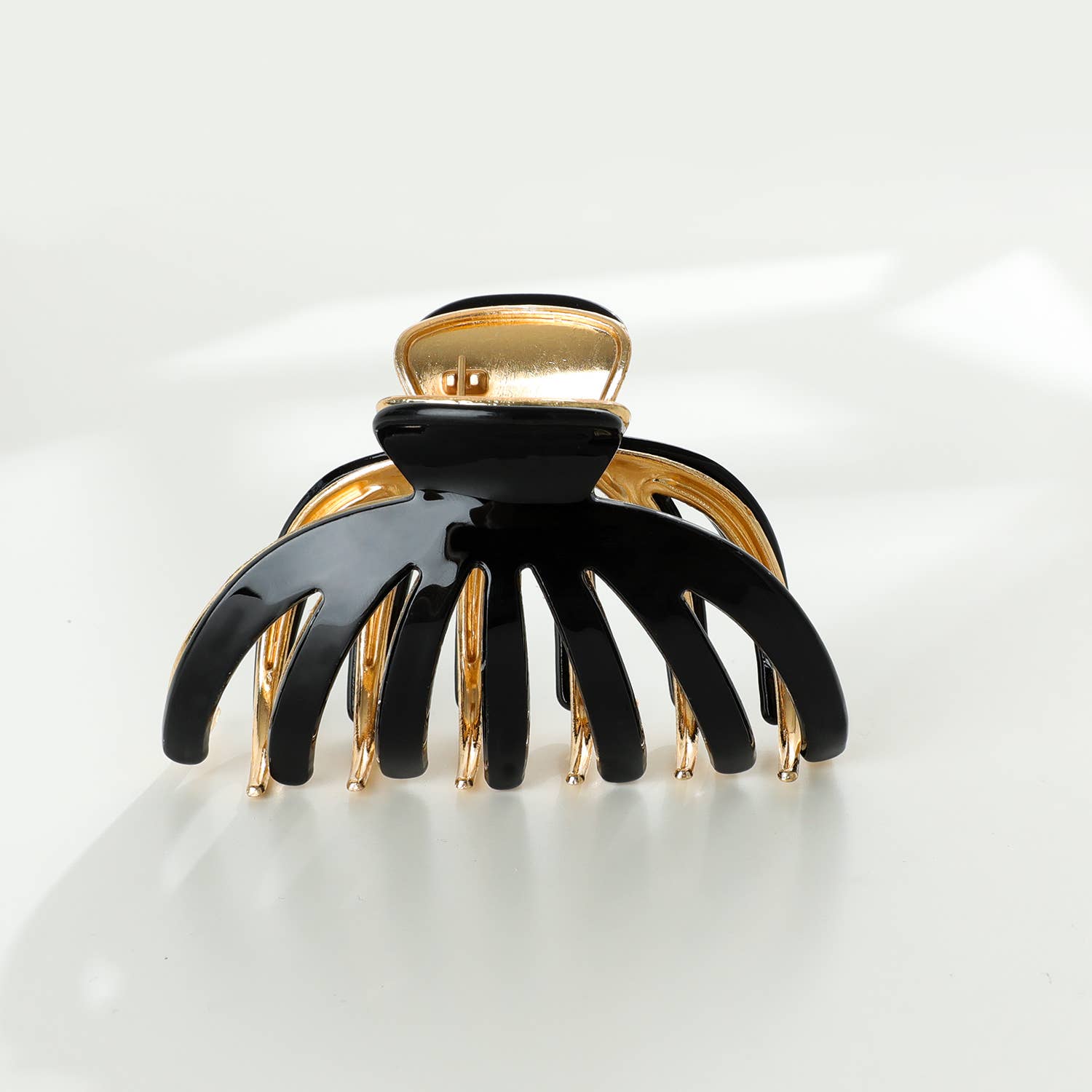 Hailey Large Gold Metal Octopus Claw Clip