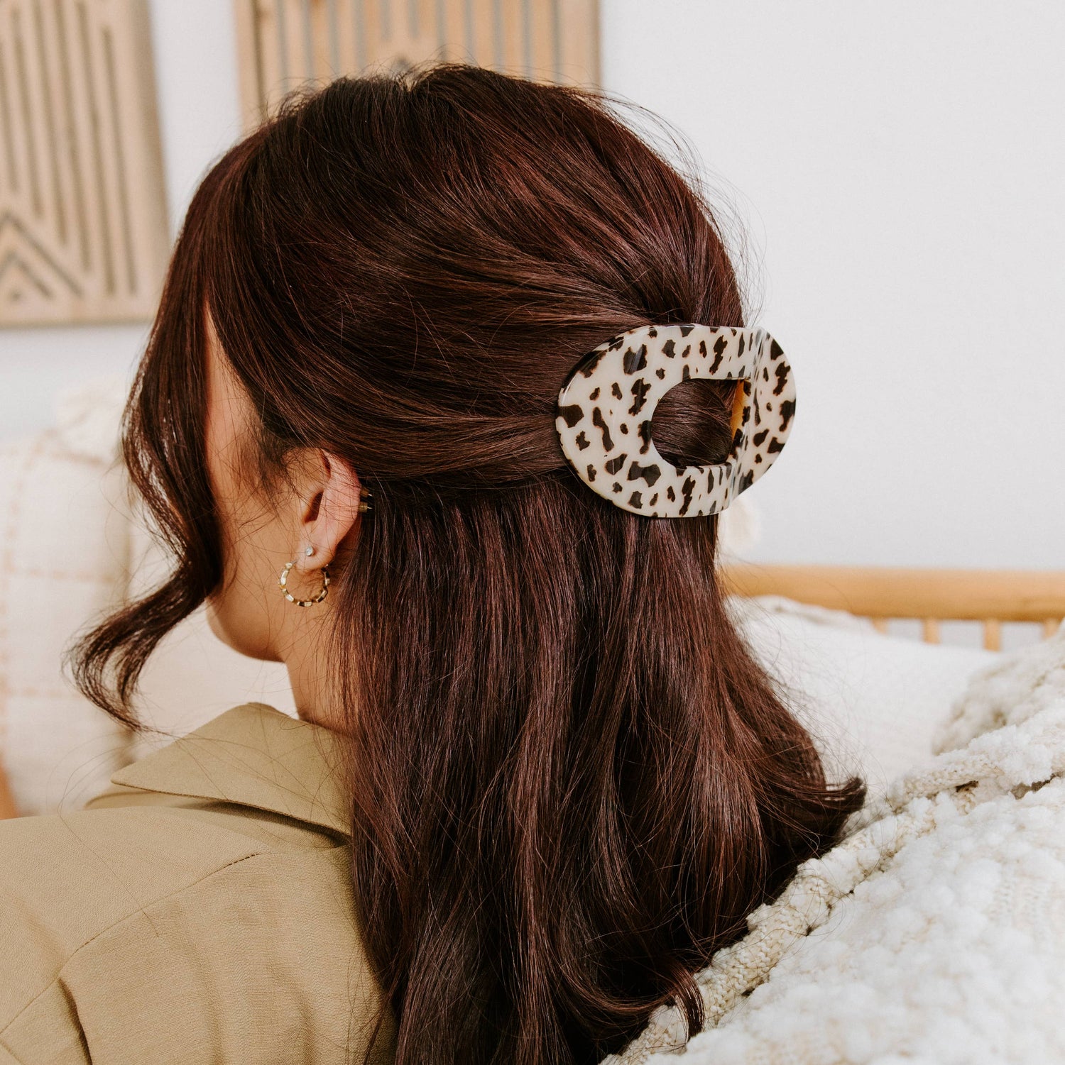 Flat Round Hair Clip| Large | Blonde Tortoise
