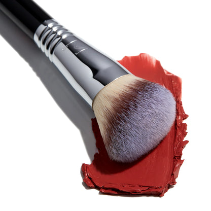 F43 Soft Angled Cheek Brush