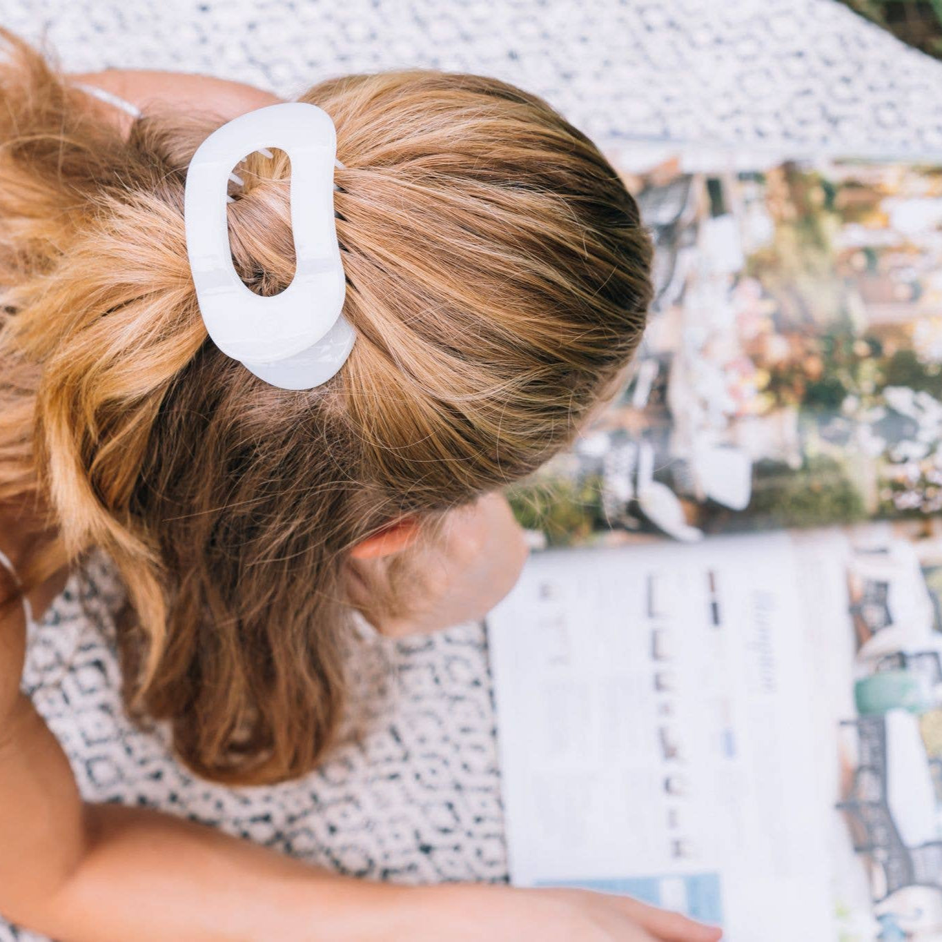 Round Flat Hair Clip | Coconut White