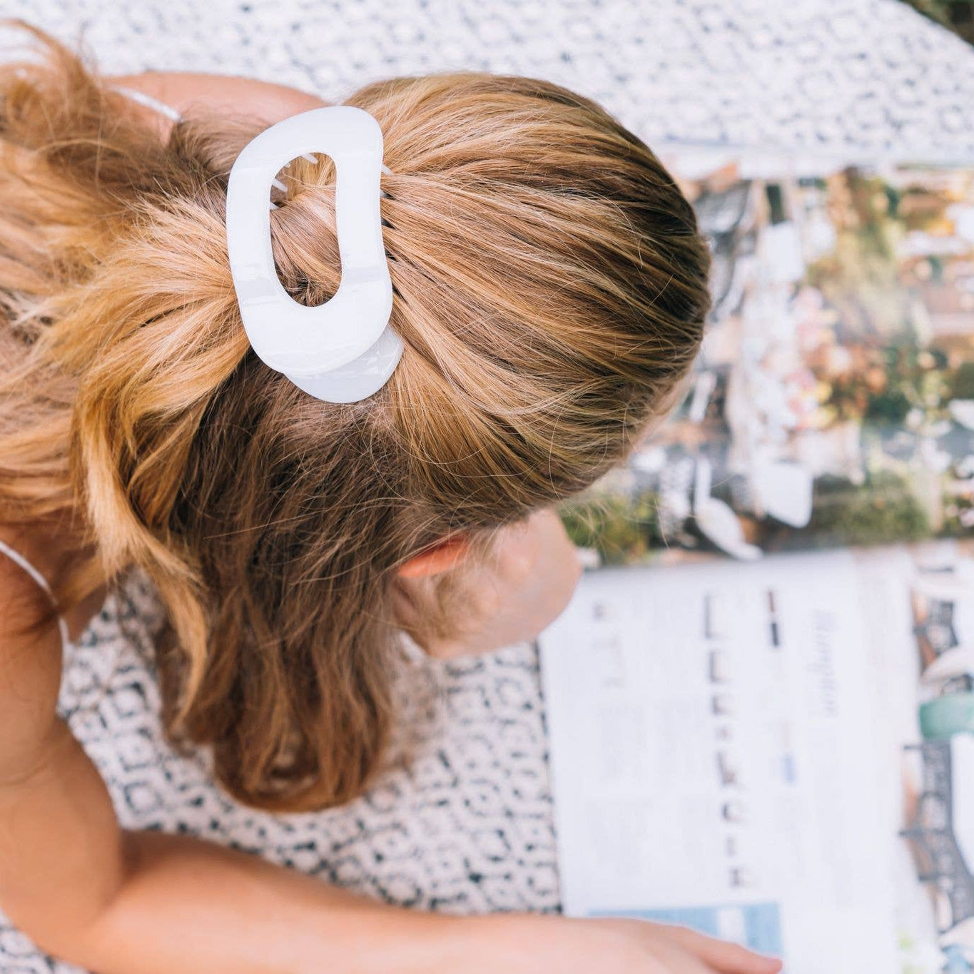 Flat Round Hair Clip | Medium | Coconut White