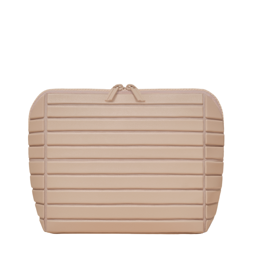 The Medium Bisque Traveller